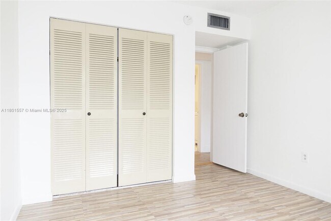 Building Photo - 495 NW 72nd Ave