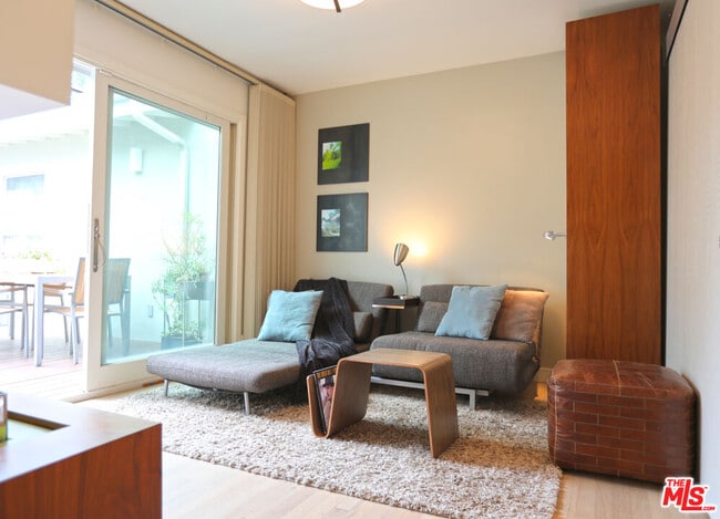 Building Photo - 2707 Westwood Blvd