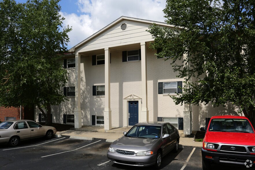Gatehouse Apartments FREE Utilities 1825 Liberty Rd Lexington KY 40505 Apartment Finder