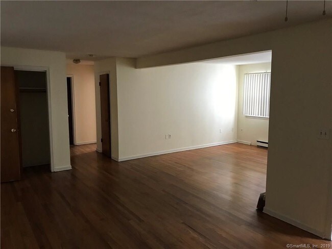 Building Photo - 1044 Campbell Ave