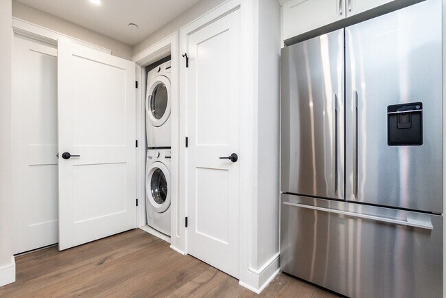 Building Photo - 12 Reedsdale St