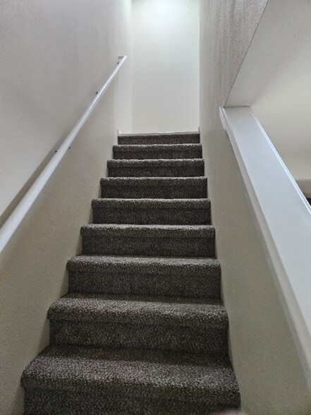 Building Photo - 173 S 47th St