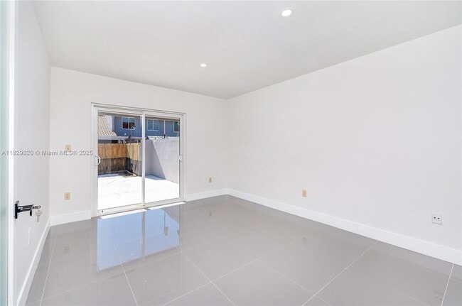 Building Photo - 8352 SW 148th Ave