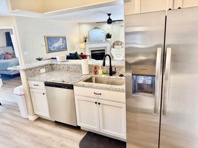 Building Photo - Freshly Renovated Home With Man Cave In Trenton OH