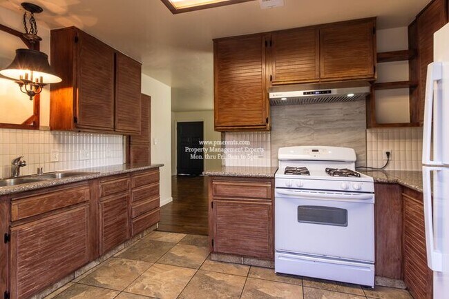 Building Photo - 2745 Princeton Ave