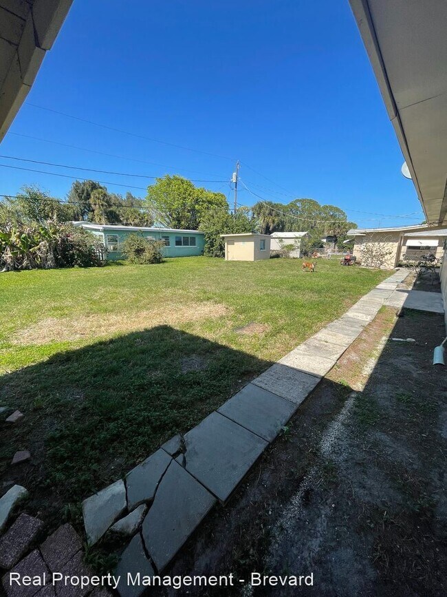 Building Photo - 2597 Stephen Dr NE