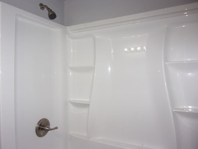 Building Photo - 307A Hall St