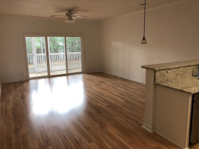 Building Photo - Spacious 3BR/2BA Condo Near North Myrtle Beach!