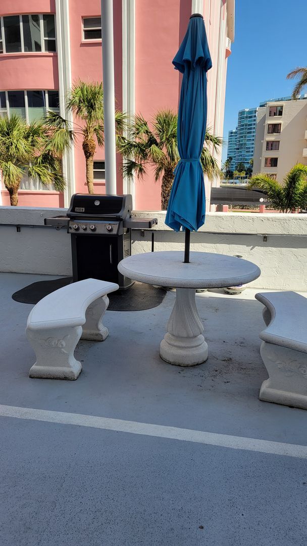Building Photo - Annual or seasonal turnkey furnished renov...