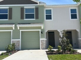 Building Photo - 11408 Crescent Deer Dr