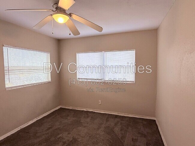 Building Photo - 986 22nd Ave S