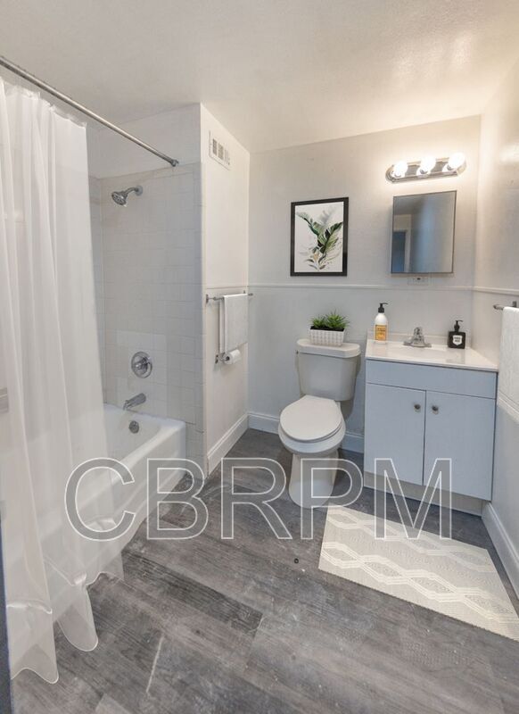 Building Photo - 2601 York Ave