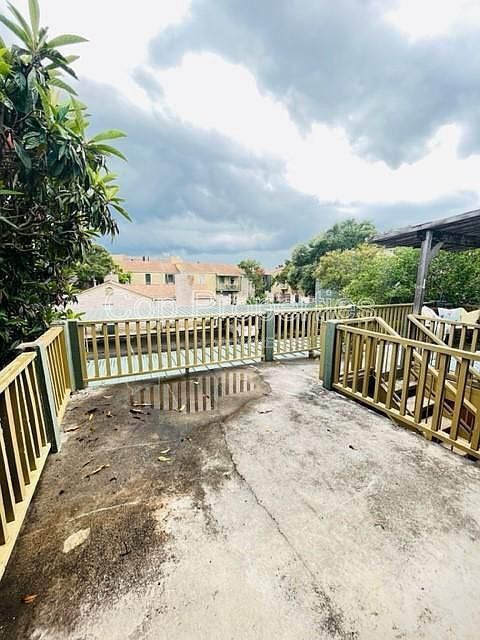 Building Photo - 3678 Hidden Dr