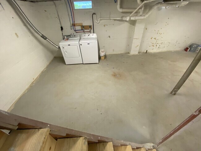 Building Photo - 22490 W Ireland Rd