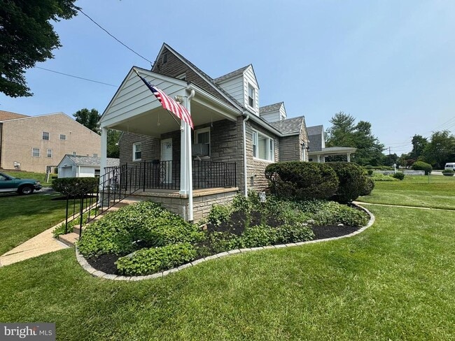 Building Photo - 410 Paoli Ave