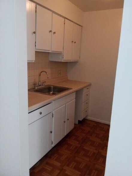 Kitchen - 1315 Noble Ave
