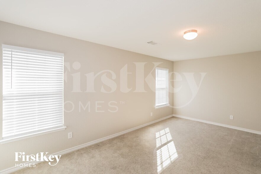 Building Photo - 3905 Mantis St