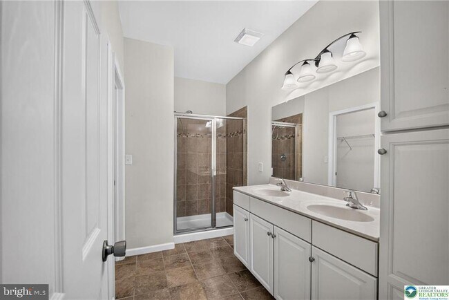 Building Photo - 5127 Dogwood Trail