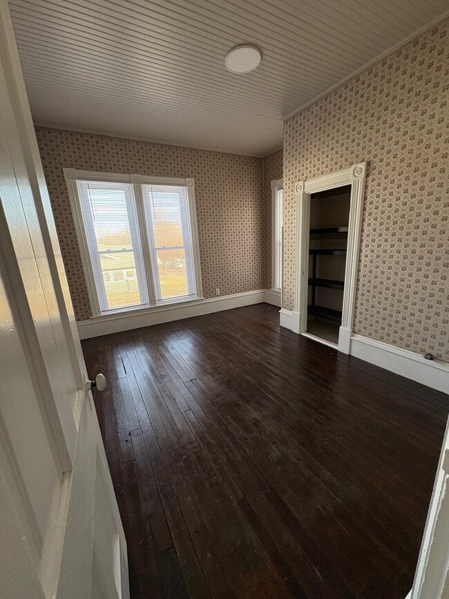 Building Photo - 229 N Washington St