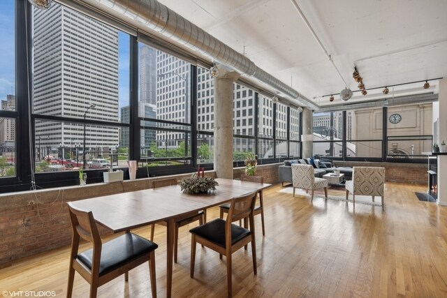 Building Photo - 130 S Canal St