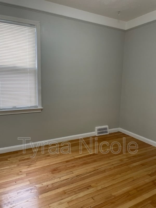 Building Photo - 9936 Montrose St