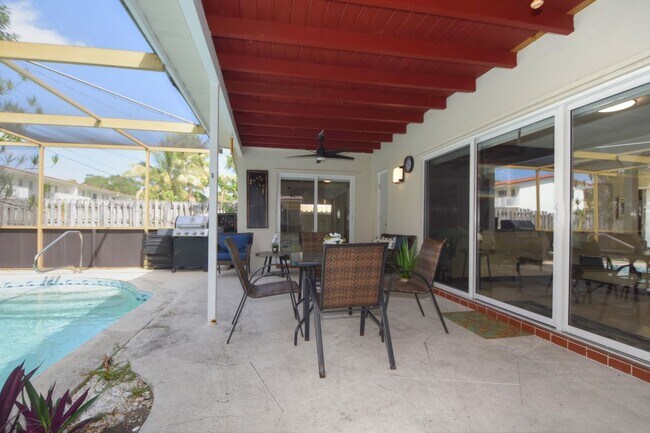 Building Photo - 609 S Crescent Dr