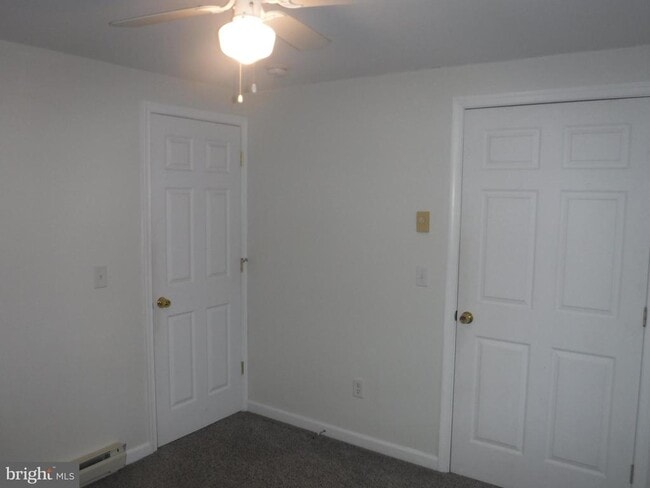 Building Photo - 12 S Main St