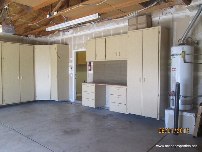 Building Photo - Rocklin Single Story Great Room 3 Bedroom 3 Car Large Yard Gardner