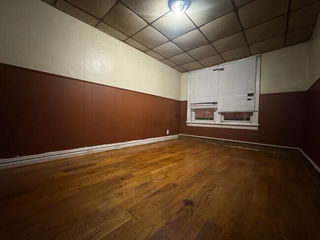 Building Photo - 337 MARTIN LUTHER KING JR Dr