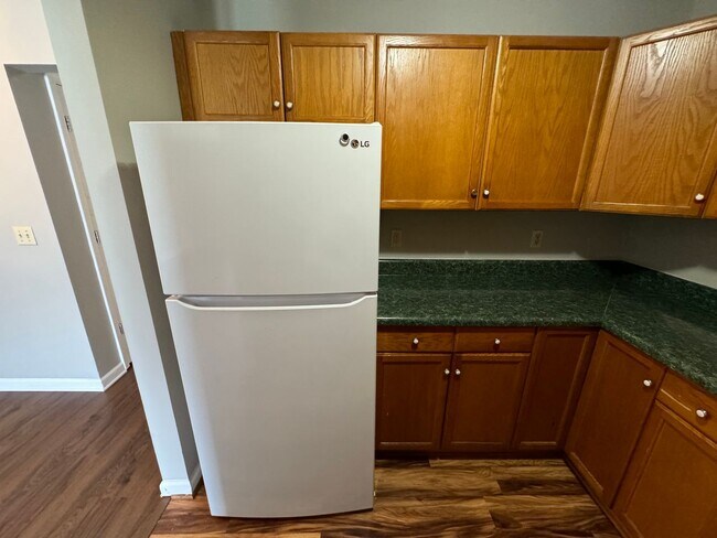 Building Photo - 10A Woodcreek Way SW