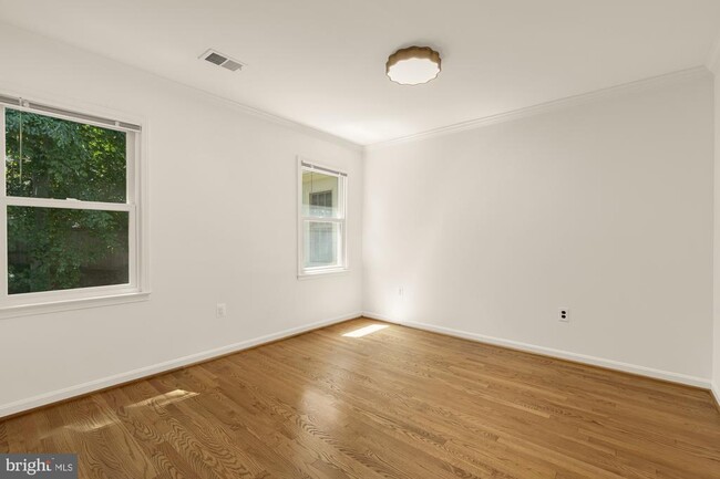 Building Photo - 1318 Round Oak Ct
