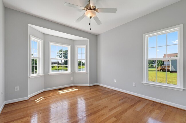 Building Photo - 147 Watersedge Ln