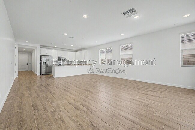 Building Photo - 3241 E Malibu Dr
