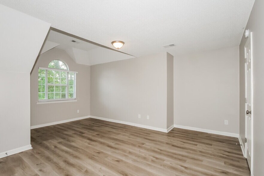 Building Photo - 4793 Narcissus Dr