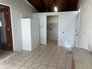 Building Photo - 201 Mae St