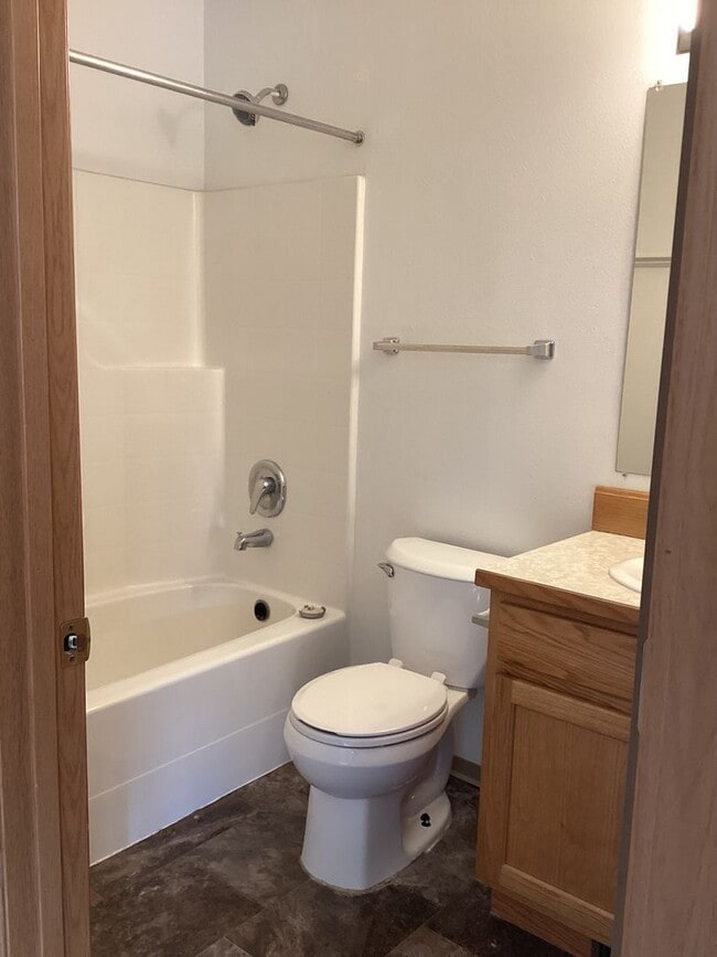 Building Photo - Nicely updated 4Bed, 2Bath in Airway