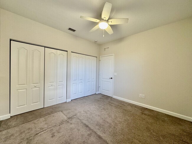 Building Photo - 9623 Town Parc Cir S