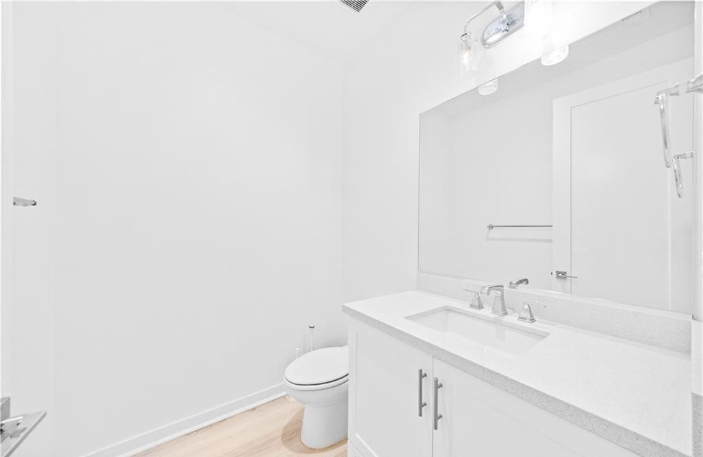 Building Photo - 856 Francesca Dr