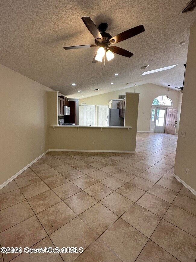 Building Photo - 2923 Pebble Creek St