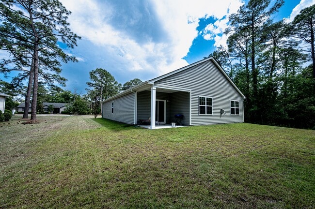Building Photo - 1201 Santa Lucia Dr