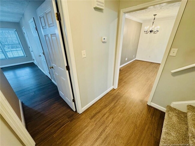 Building Photo - 616 Amberdale W Cir