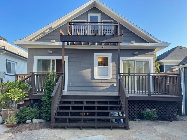 Building Photo - Charming South Berkeley Home for Lease