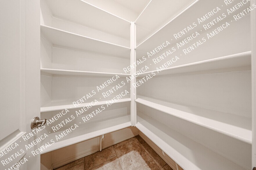 Building Photo - 20658 E Raven Dr