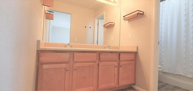 Building Photo - Beautiful 3 bedroom home for rent!