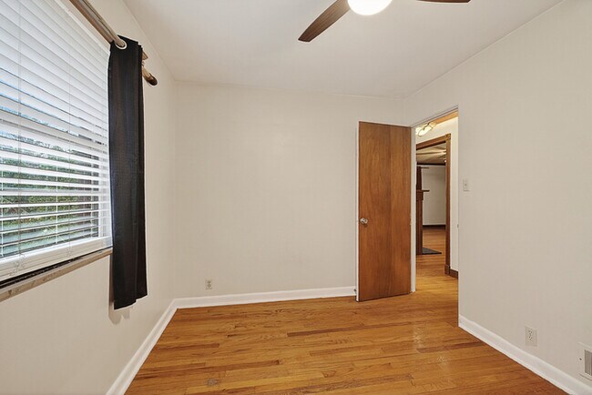 Building Photo - 1721 Woodruff Place Cross Dr