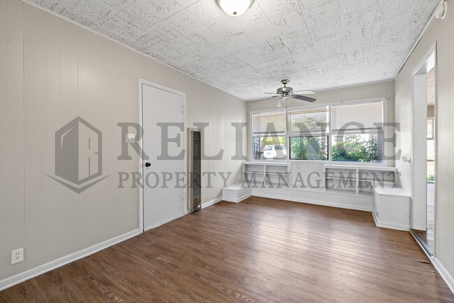 Building Photo - 4949 E Orme St