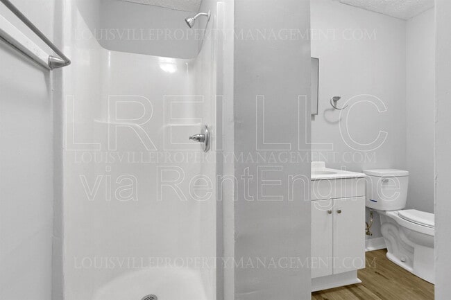 Building Photo - 706 Roselane St