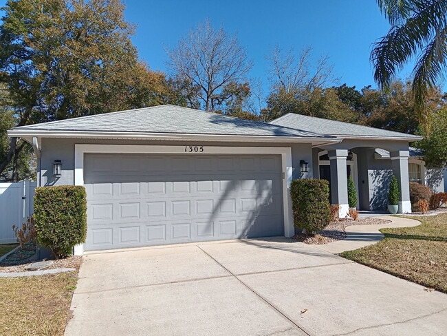 Building Photo - 1305 Shadow Path Dr