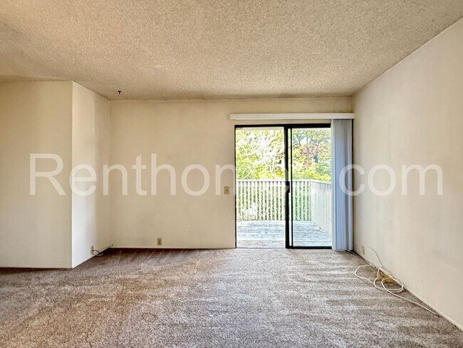 Building Photo - 3847 Camino Lindo