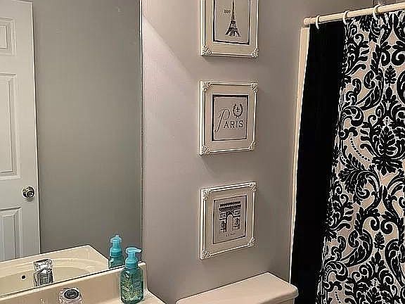 Building Photo - 2030 Silverbrook Dr